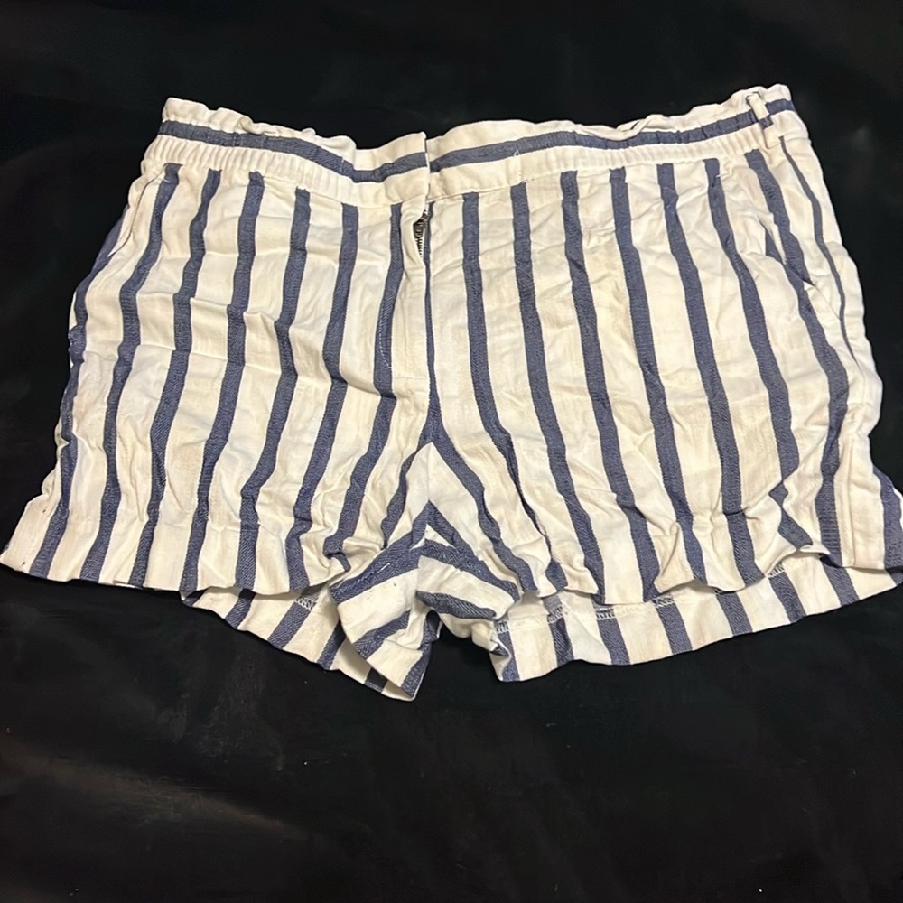 Ann Taylor Loft  blue and white shorts size 8